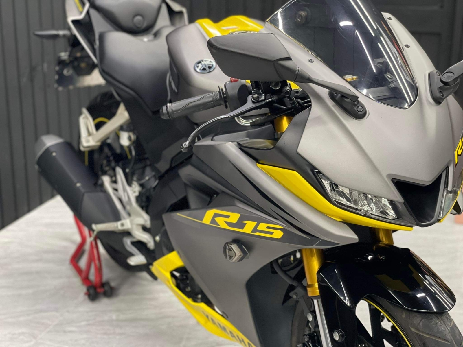 YAMAHA R15V3
