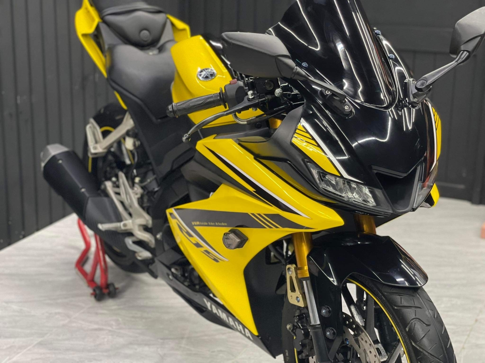 YAMAHA R15V3