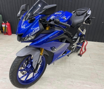 YAMAHA R15V3 