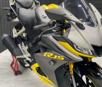 YAMAHA R15V3 