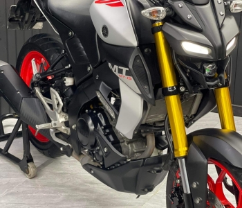 YAMAHA MT-15 