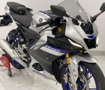 YAMAHA R15v4M